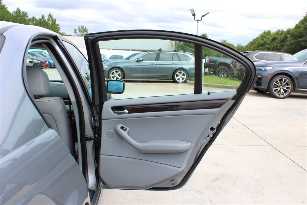 Sold 2003 BMW 3 Series 325i in Loganville