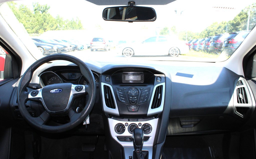 2012 Ford Focus SE - Photo 9