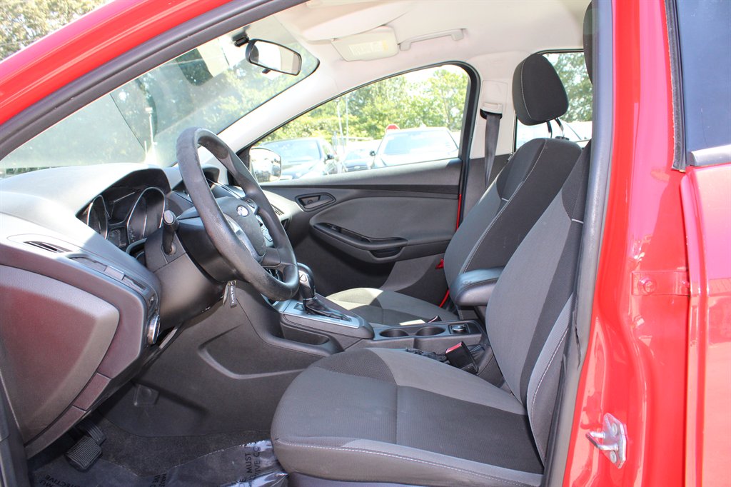 2012 Ford Focus SE - Photo 11
