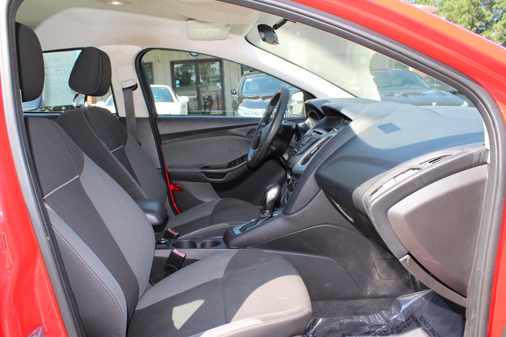 2012 Ford Focus SE - Photo 13