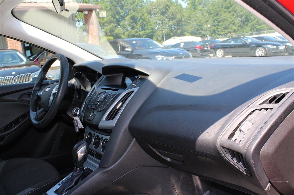 2012 Ford Focus SE - Photo 14