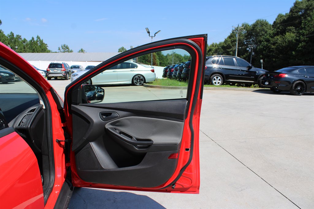 2012 Ford Focus SE - Photo 21