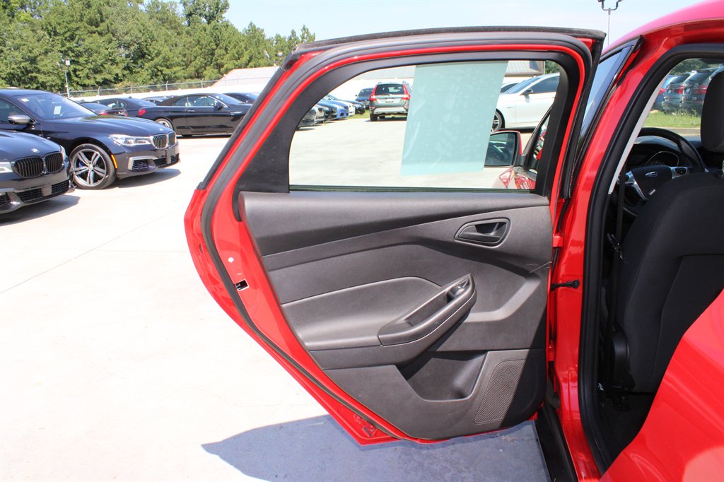 2012 Ford Focus SE - Photo 22