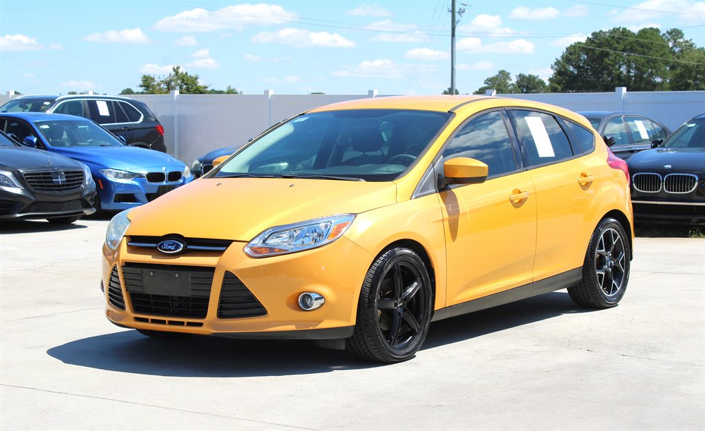 2012 Ford Focus SE photo 2