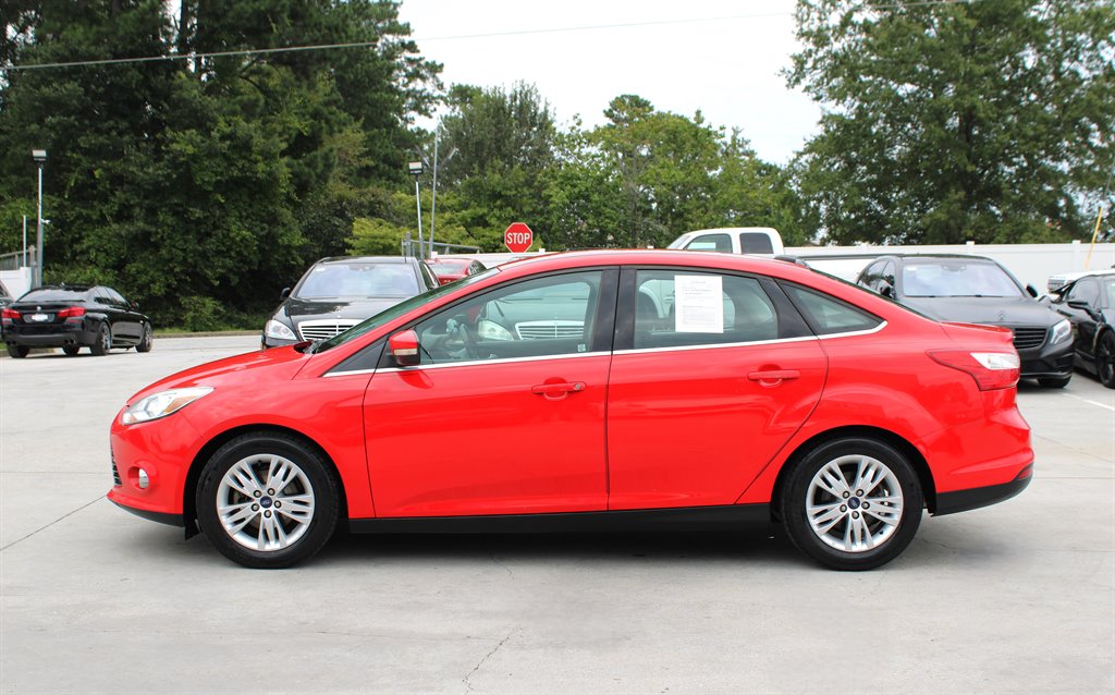2012 Ford Focus SEL photo 3