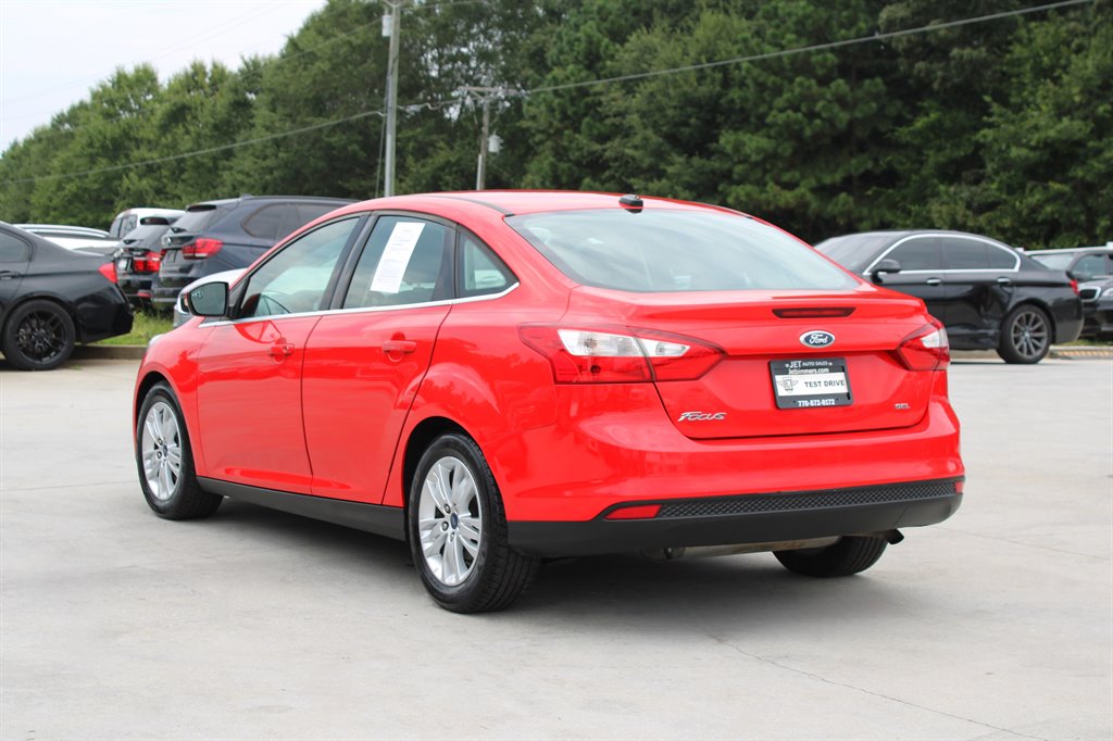 2012 Ford Focus SEL photo 4