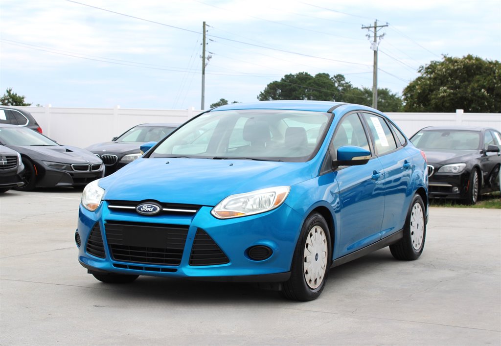 2013 Ford Focus SE photo 2