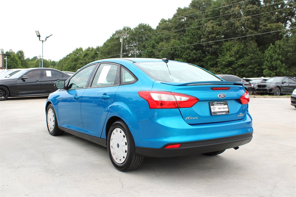 2013 Ford Focus SE photo 4