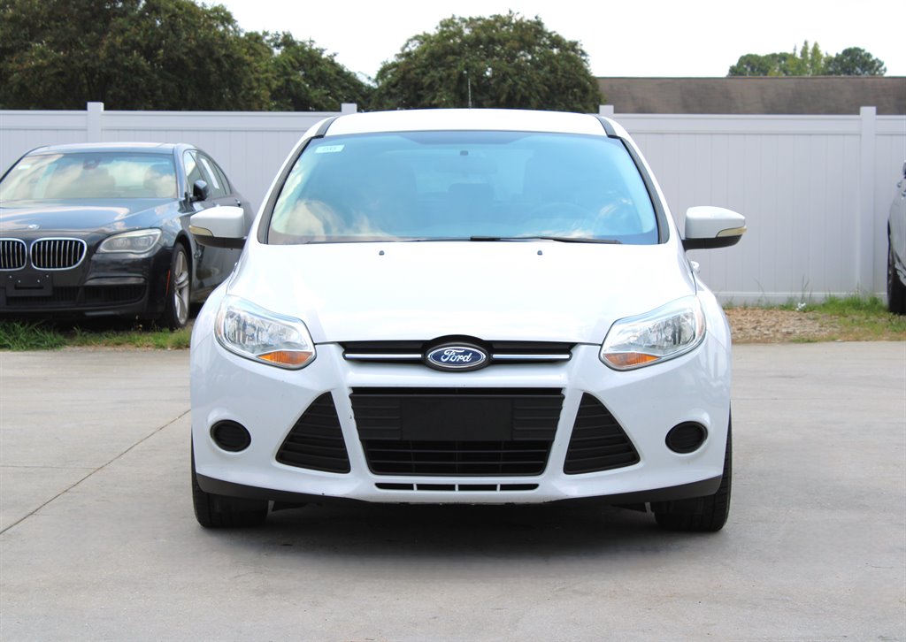 2013 Ford Focus SE photo 2