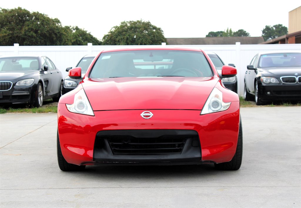 2011 Nissan 370Z photo 2