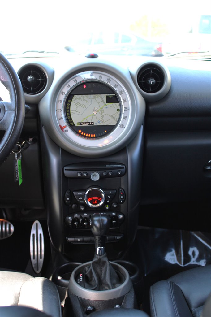 2012 Mini Countryman S photo 9