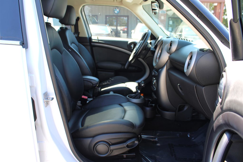 2012 Mini Countryman S photo 13