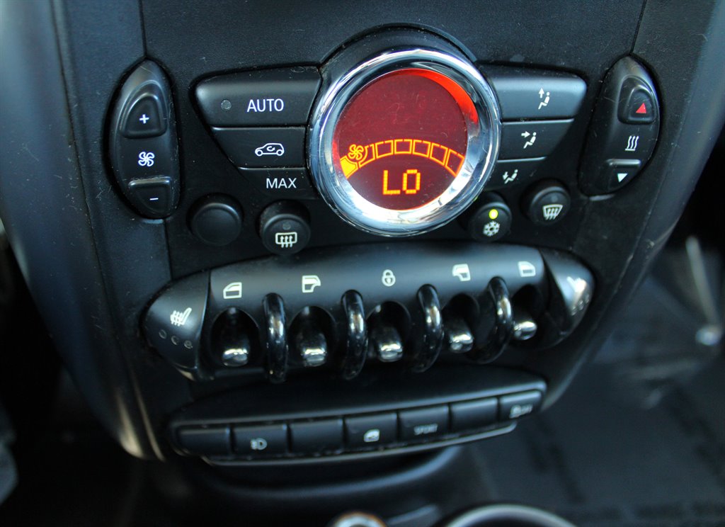 2012 Mini Countryman S photo 20