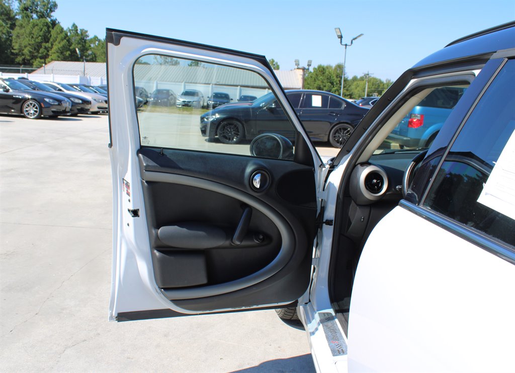 2012 Mini Countryman S photo 22