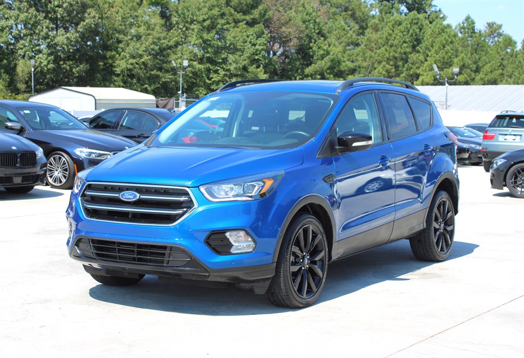2019 Ford Escape Titanium photo 3