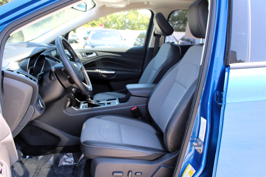 2019 Ford Escape Titanium photo 13