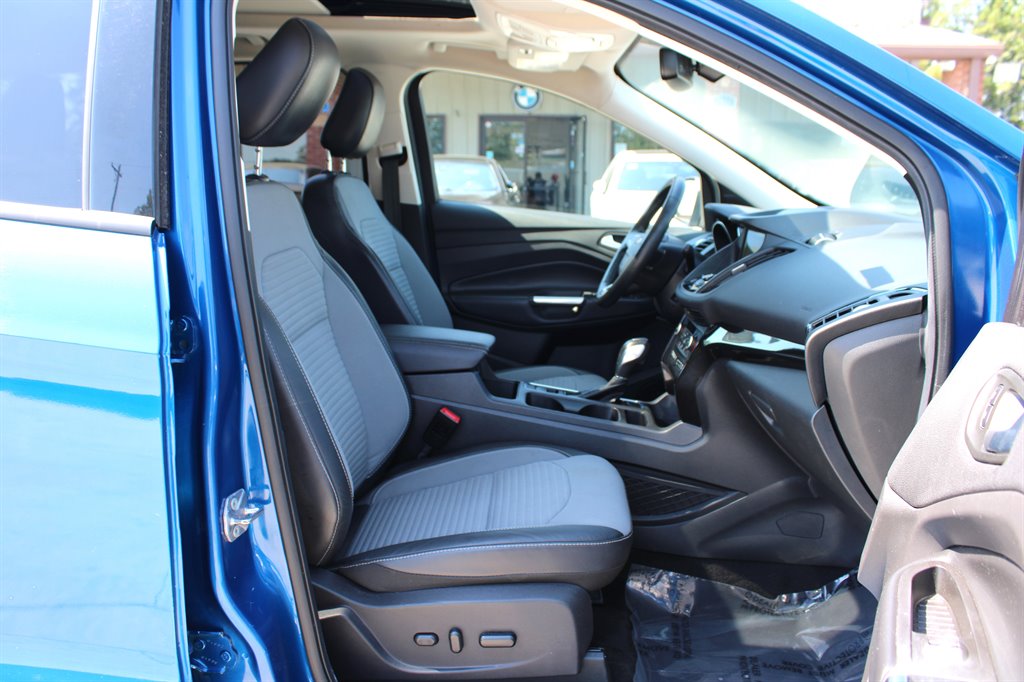 2019 Ford Escape Titanium photo 15