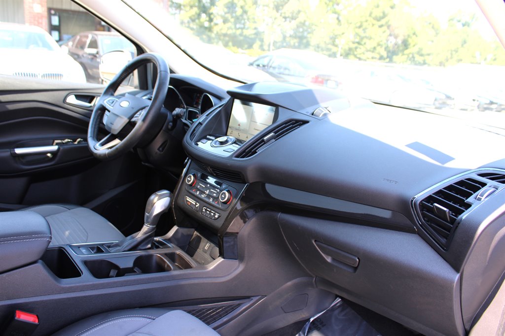 2019 Ford Escape Titanium photo 16