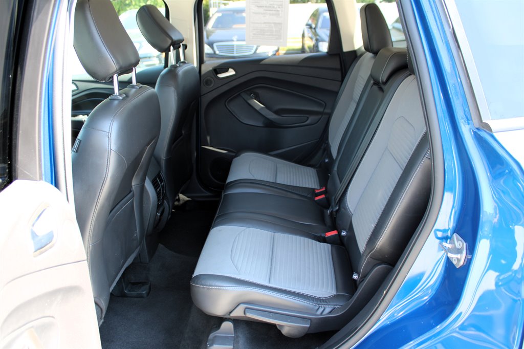 2019 Ford Escape Titanium photo 17