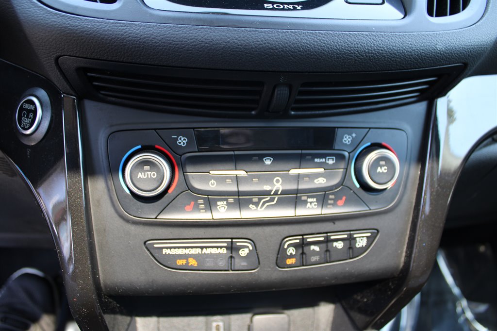 2019 Ford Escape Titanium photo 24