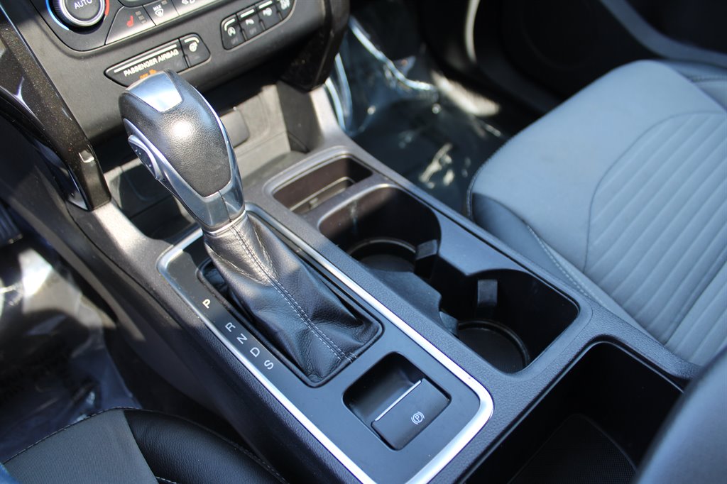2019 Ford Escape Titanium photo 25