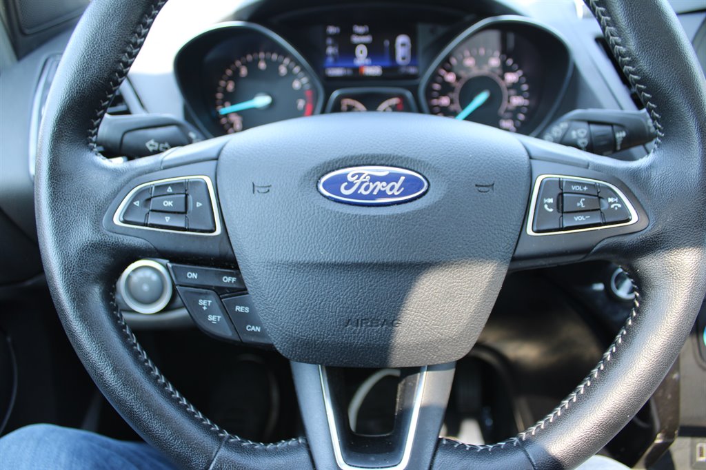 2019 Ford Escape Titanium photo 26