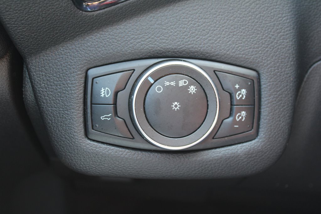 2019 Ford Escape Titanium photo 27