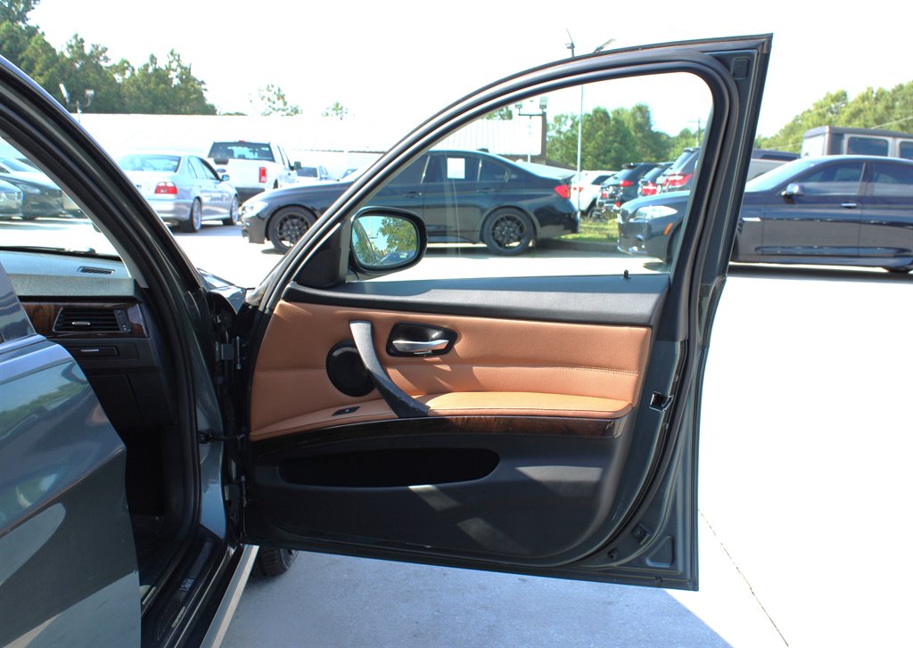 2011 Bmw 335i xDrive SA photo 24