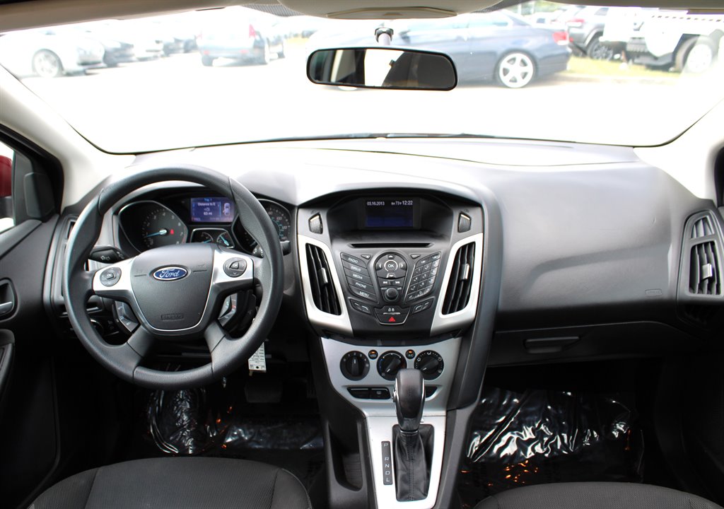 2013 Ford Focus SE photo 10