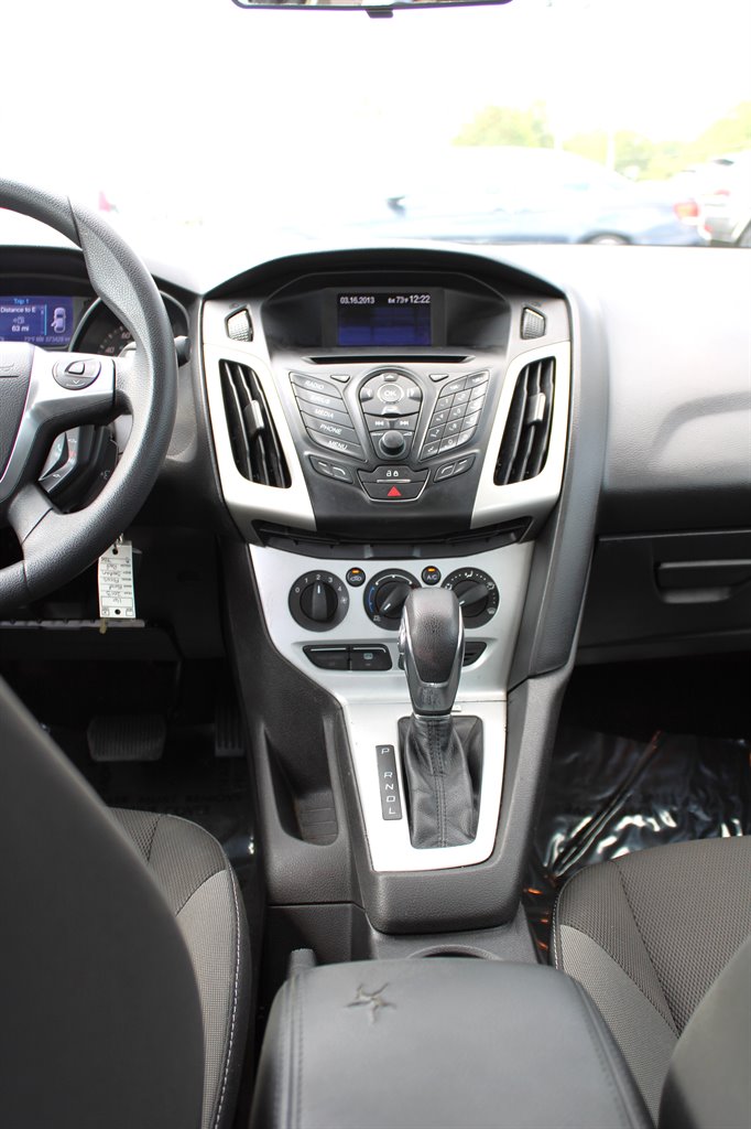 2013 Ford Focus SE photo 11