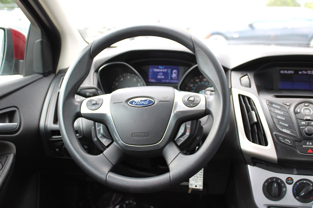 2013 Ford Focus SE photo 12