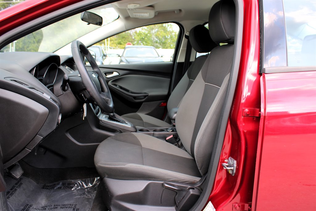 2013 Ford Focus SE photo 13