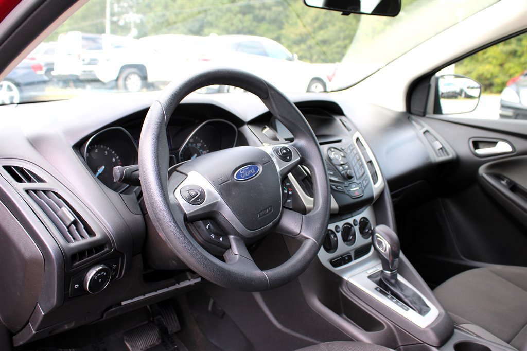 2013 Ford Focus SE photo 14