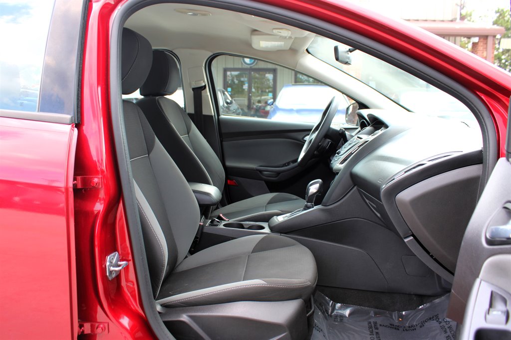 2013 Ford Focus SE photo 15