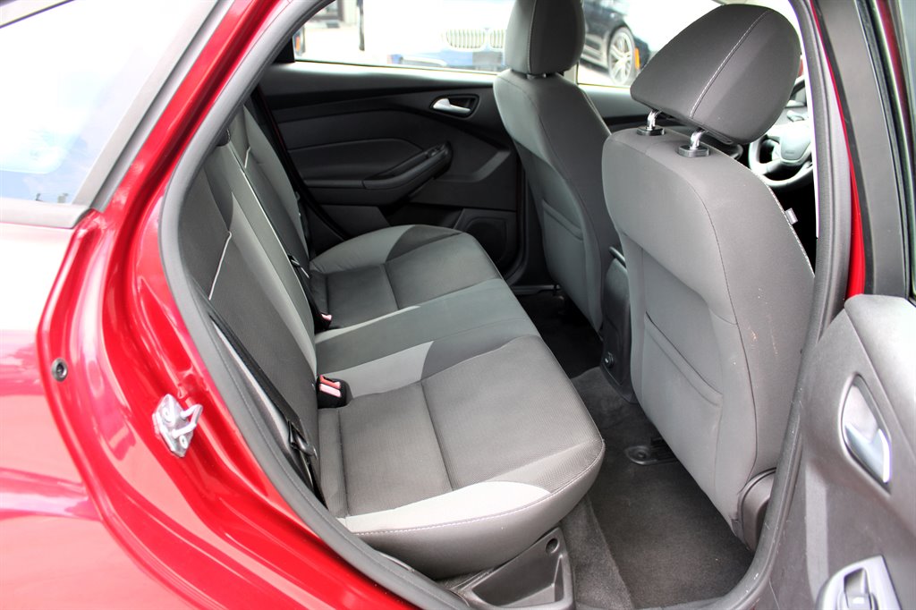 2013 Ford Focus SE photo 18
