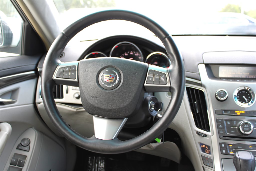 2009 Cadillac CTS photo 11