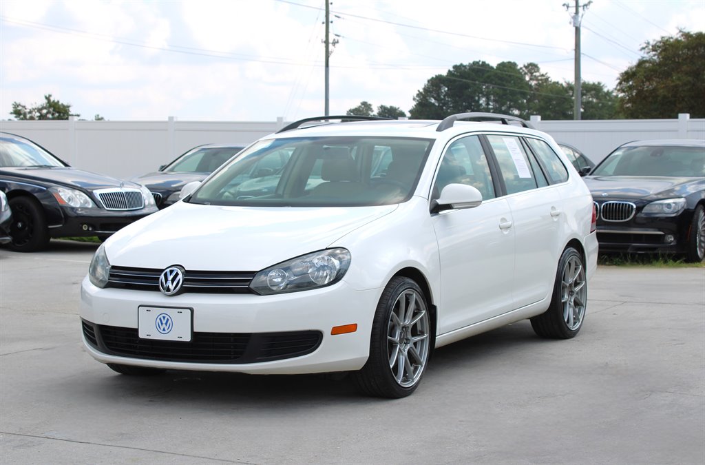 2013 Volkswagen Jetta SportWagen TDI photo 3
