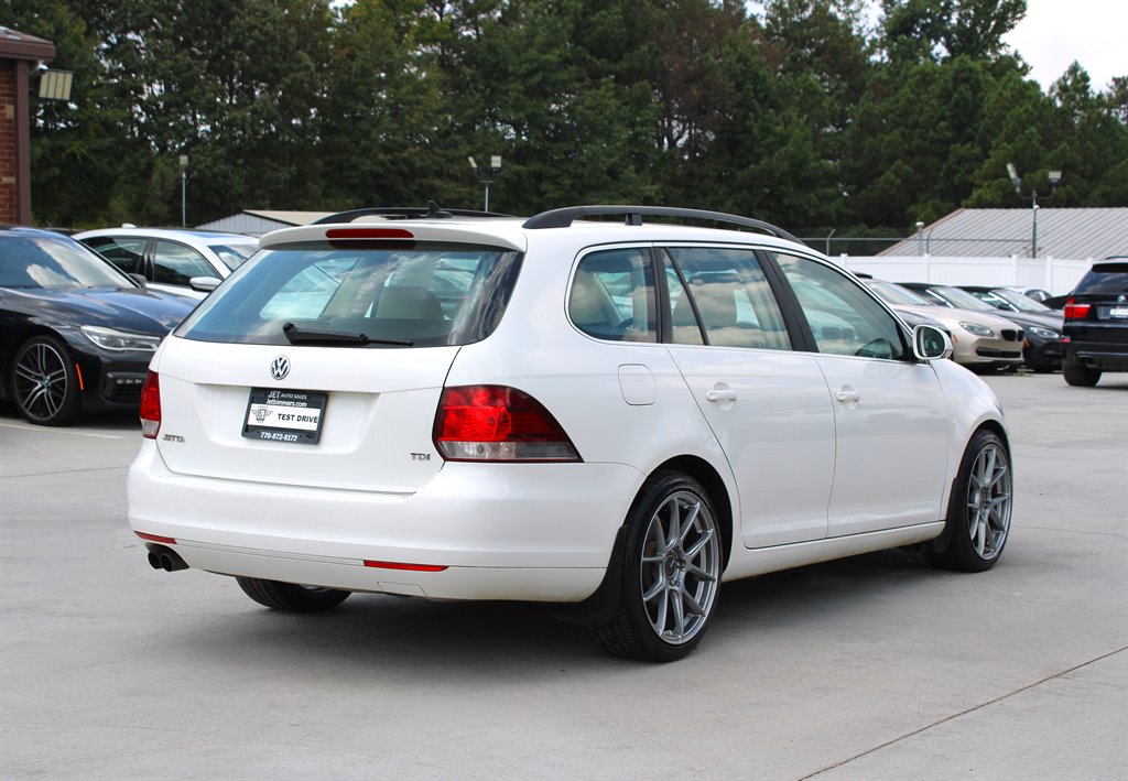 2013 Volkswagen Jetta SportWagen TDI photo 7