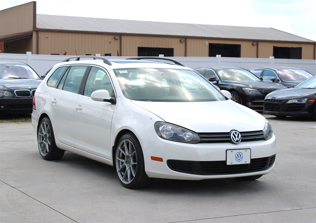 2013 Volkswagen Jetta SportWagen TDI photo 9