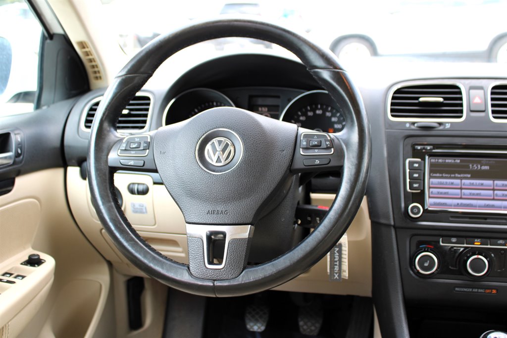 2013 Volkswagen Jetta SportWagen TDI photo 13