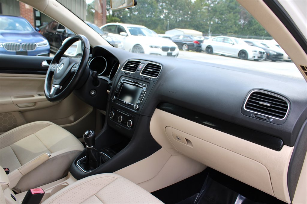 2013 Volkswagen Jetta SportWagen TDI photo 17