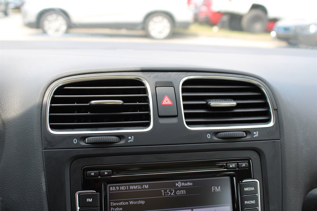 2013 Volkswagen Jetta SportWagen TDI photo 22
