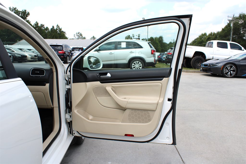 2013 Volkswagen Jetta SportWagen TDI photo 30