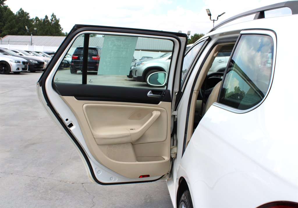 2013 Volkswagen Jetta SportWagen TDI photo 31