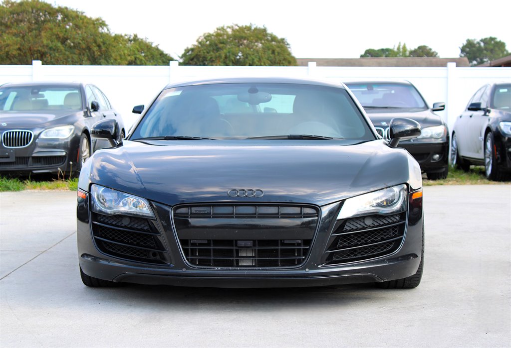 2010 Audi R8 photo 2