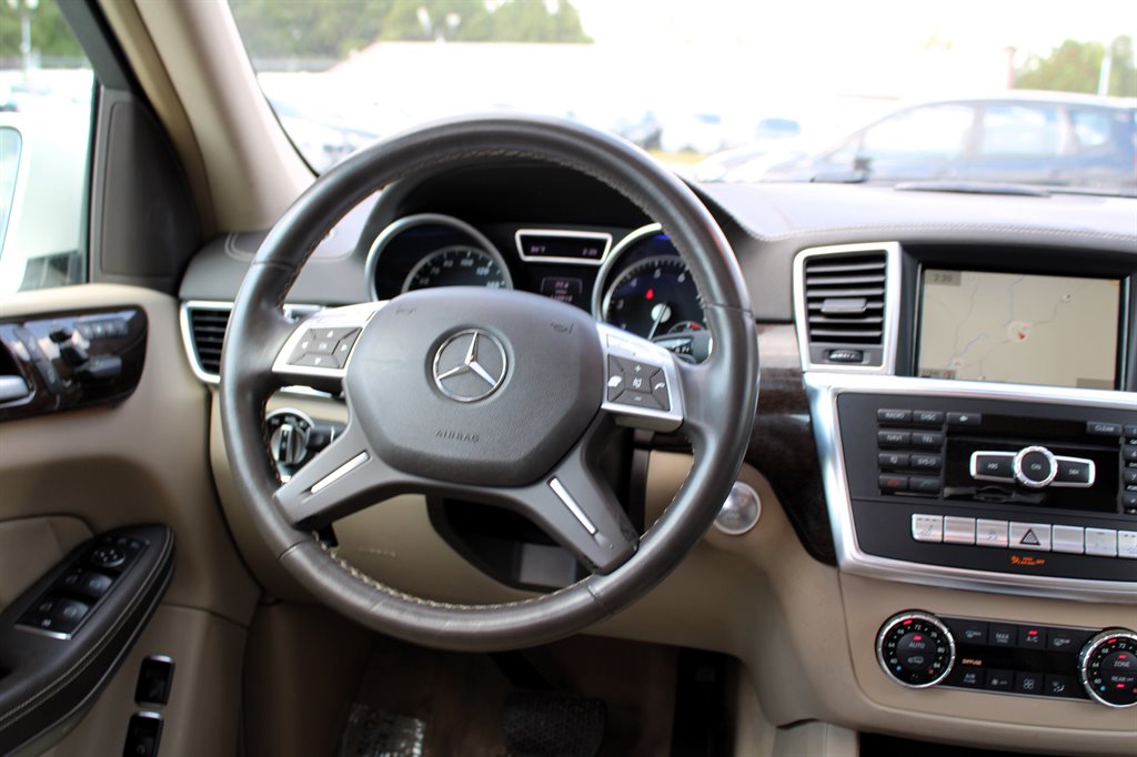 2014 Mercedes Benz GL 450 photo 13