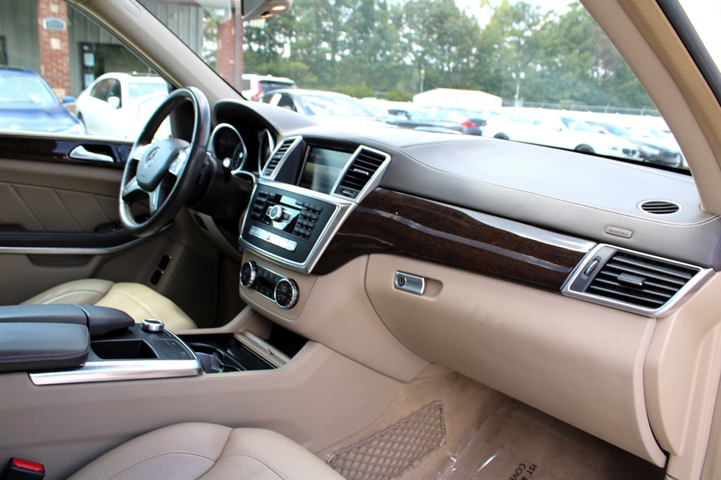 2014 Mercedes Benz GL 450 photo 17
