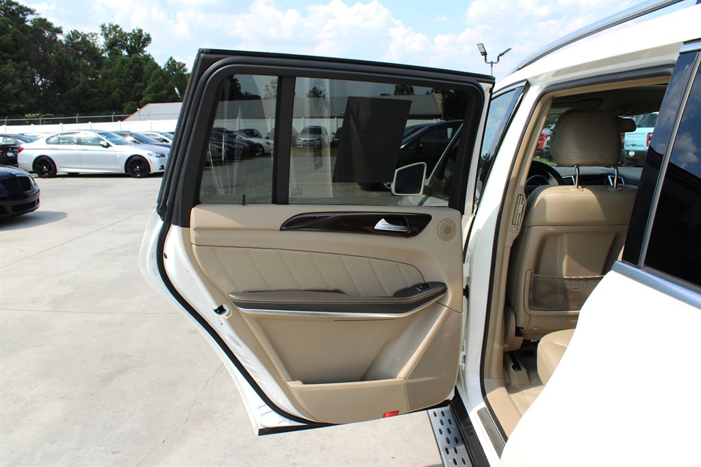 2014 Mercedes Benz GL 450 photo 36