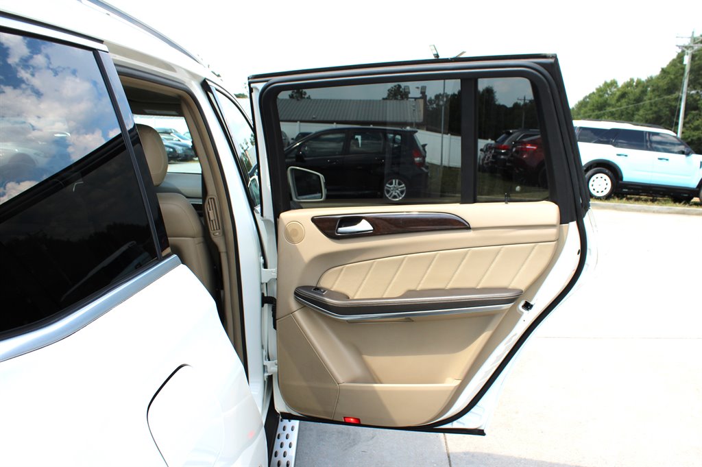 2014 Mercedes Benz GL 450 photo 37