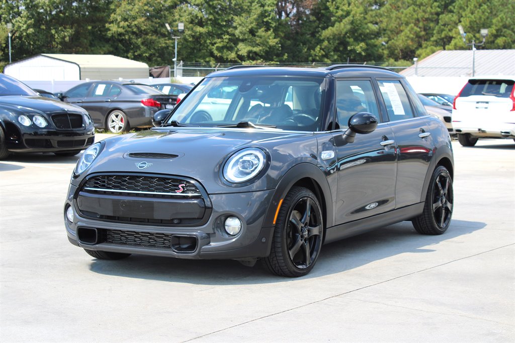 2019 Mini Cooper 4 Door Hardtop S Iconic photo 2